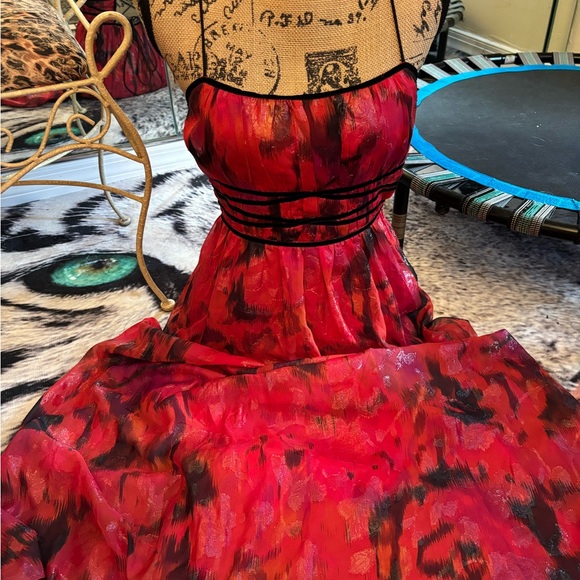 Forever 21 Strapless Red and Black Dress - Picture 5 of 7